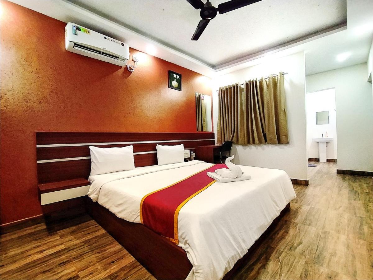 Hotel Palm Suite Bangalore Exterior photo