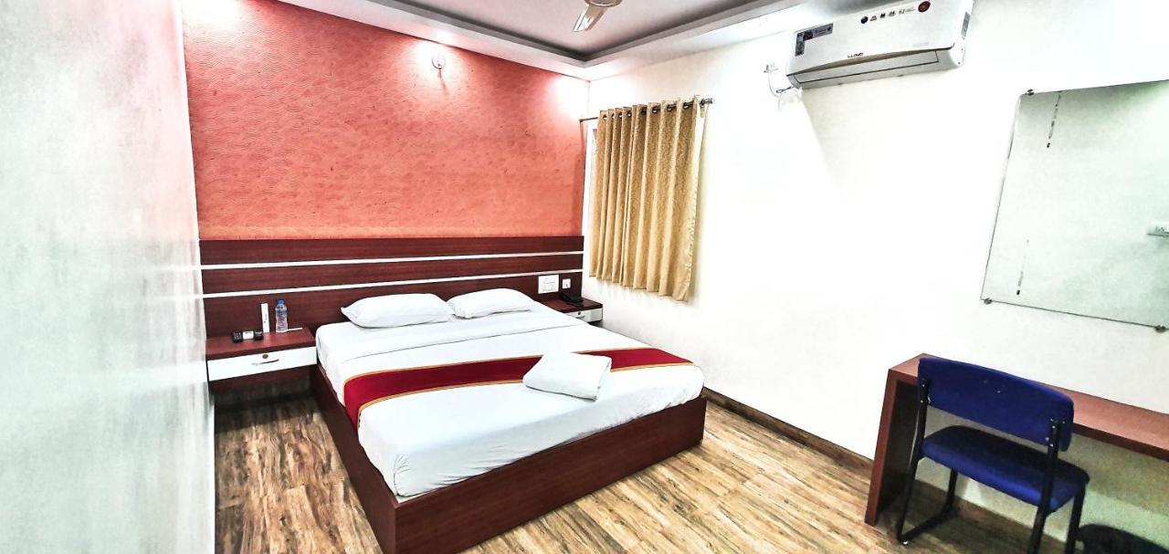 Hotel Palm Suite Bangalore Exterior photo
